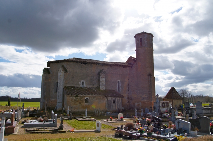 Façade latérale de l'église Saint-André de Bouau (XIVe et XVIe siècles). - Parleboscq