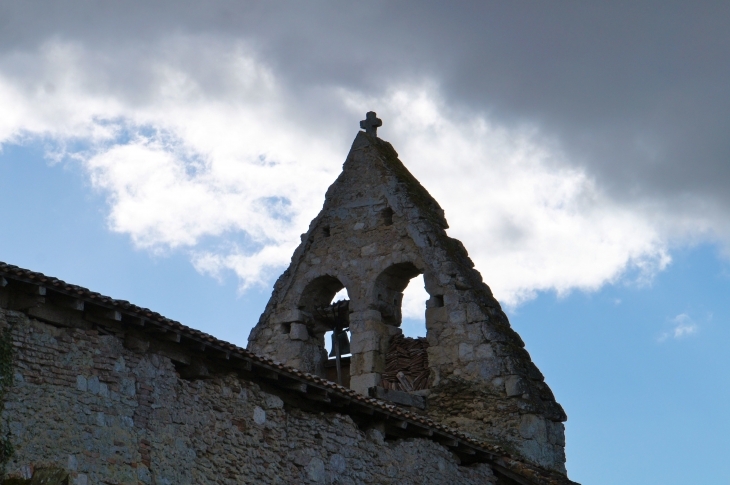 Clocher de l'église Saint-Martin d'Esperous (photo prise mars 2013). - Parleboscq