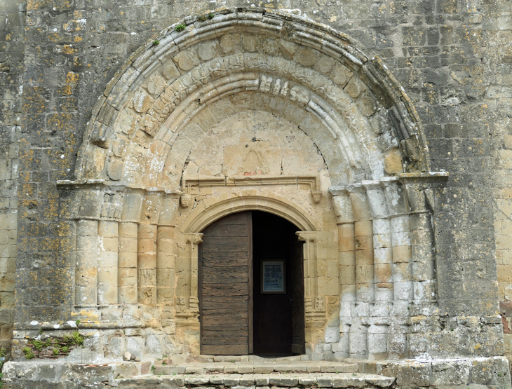 La porte de l'église - Pimbo