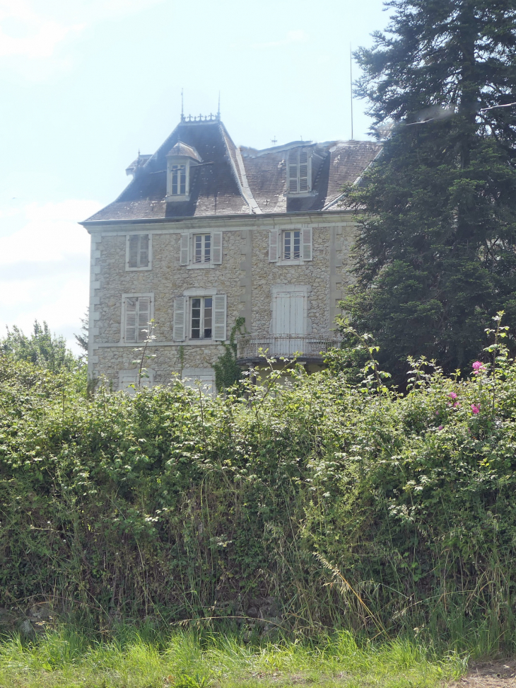 Un des châteaux - Saint-Cricq-du-Gave