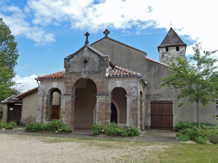 L'entrée de l'église - Saint-Cricq-Villeneuve