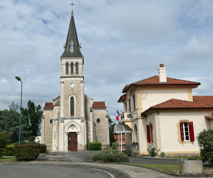 L'église et la mairie - Saint-Gor