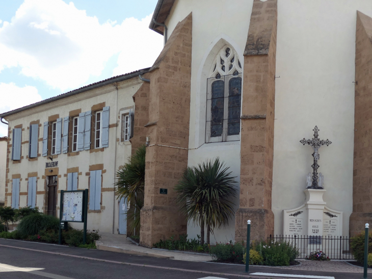 La mairie à côté de l'église - Saint-Maurice-sur-Adour