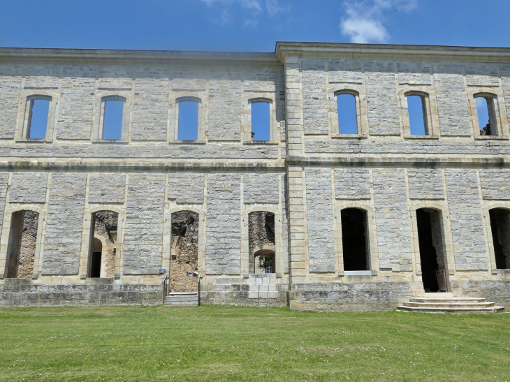 Les bâtiments conventuels - Sorde-l'Abbaye