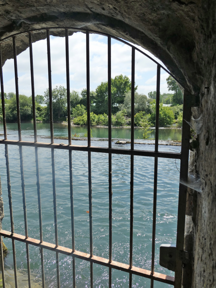 Grange batelière de l'abbaye : accès au gave - Sorde-l'Abbaye