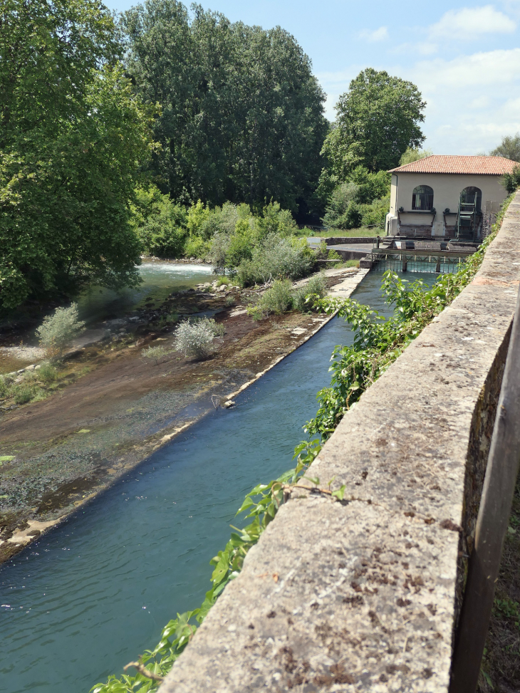 L'échelle à poisson et la centrale hydraulique - Sorde-l'Abbaye