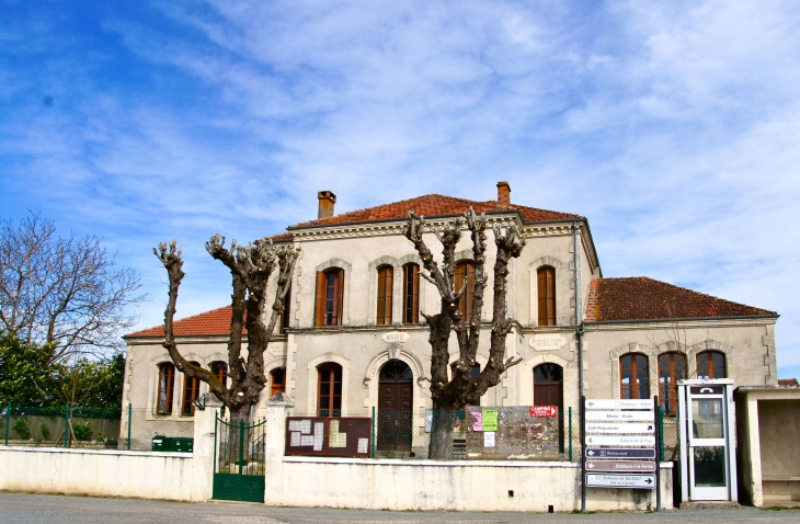 La Mairie. - Bazens