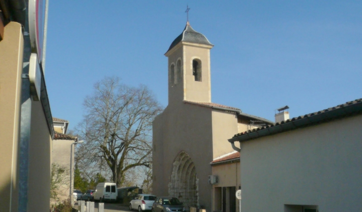 Portail de l 'église . - Bouglon