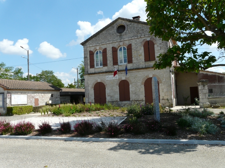 La mairie  Crédit : André Pommiès - Cauzac