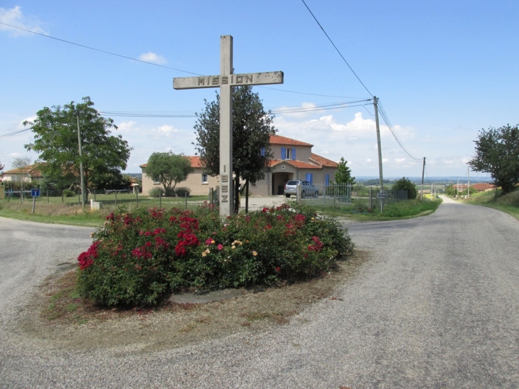 Croix à Goutz, Cocumont, 47250