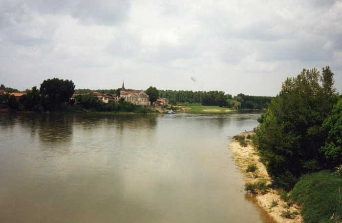 VUE DE COUTHURES DEPUIS LA GARONNE - Couthures-sur-Garonne