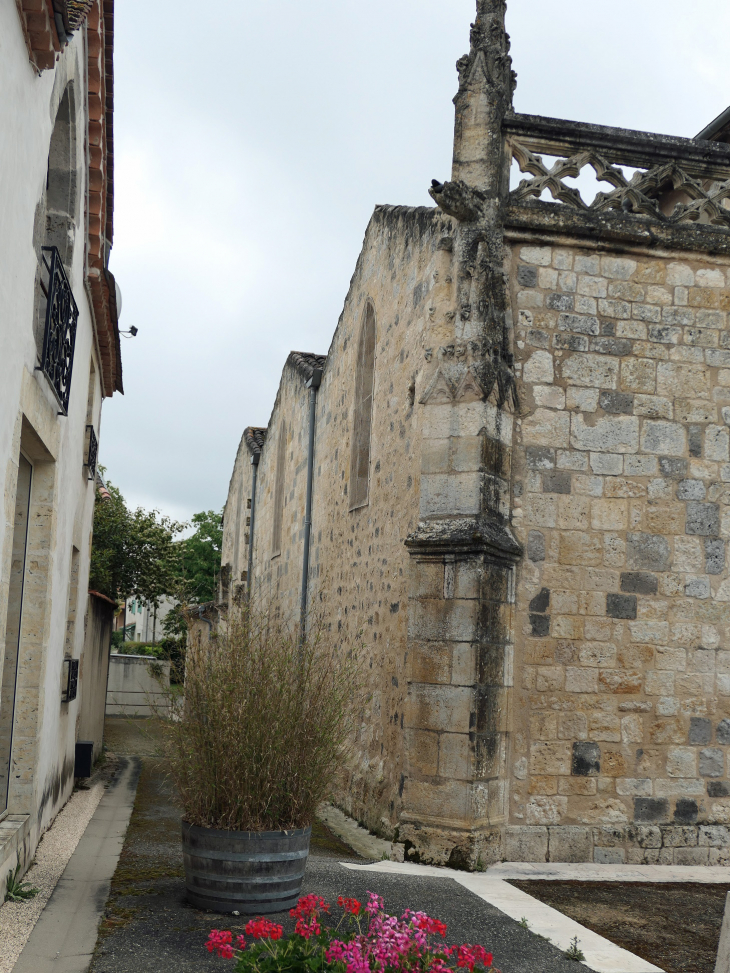 Ruelle derrière l'église - Francescas