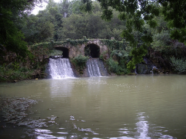 Le pont gallo-romain sur l'Osse. - Fréchou