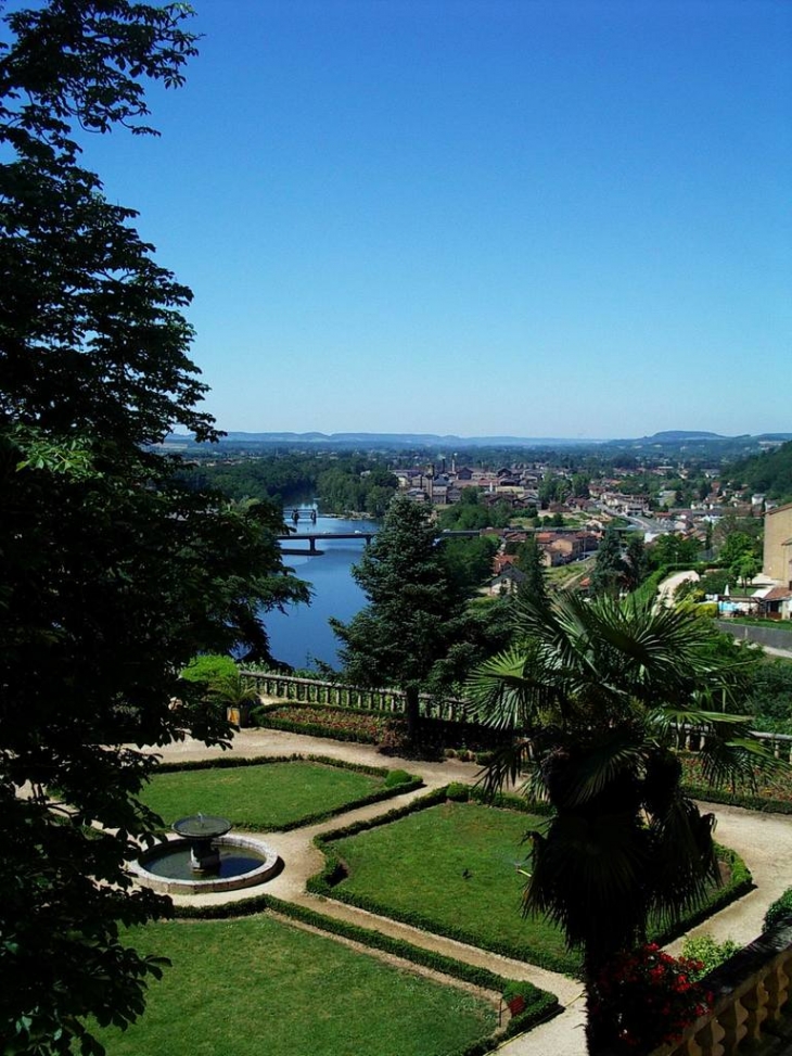 Vue sur le Lot depuis les jardins du Château - Fumel