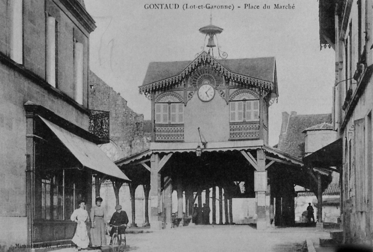 Place-du-marche-la-halle en bois, du XVIIe siècle-vers-1905-carte-postale-ancienne - Gontaud-de-Nogaret