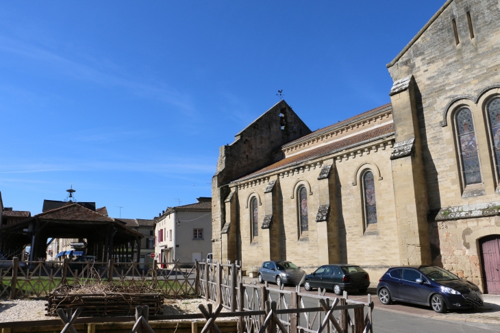 Une rue du village. - Gontaud-de-Nogaret