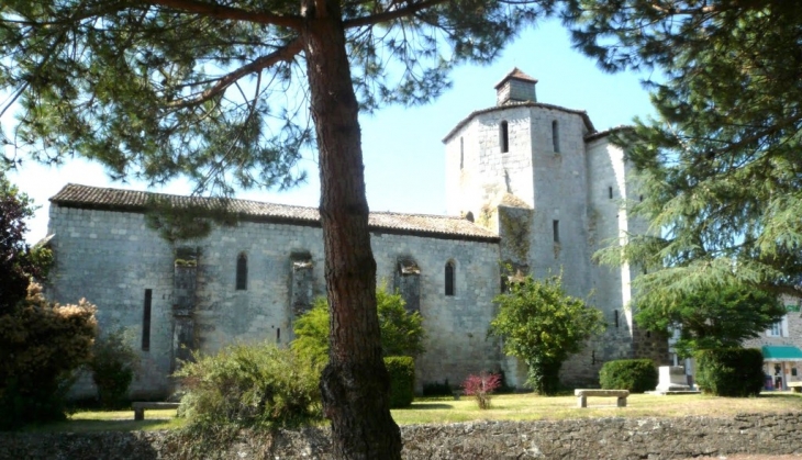 Eglise de Houeillès ( XIII° s)