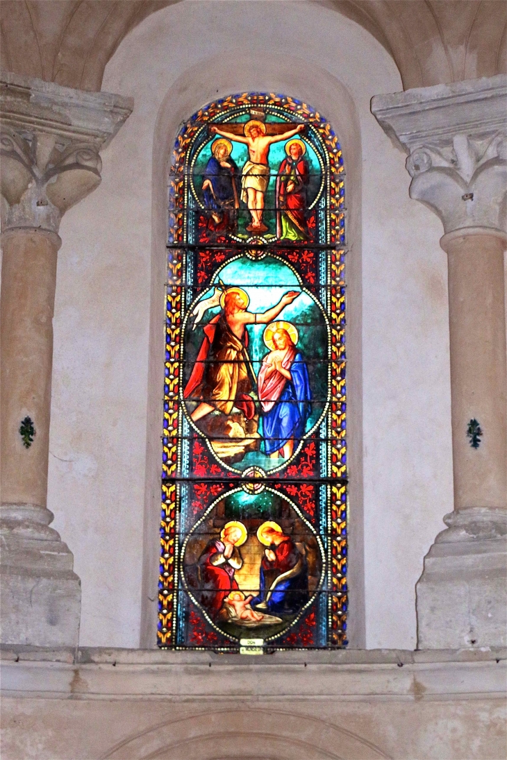 Vitrail de l'église Saint Germain. Au fond du choeur - La Sauvetat-du-Dropt