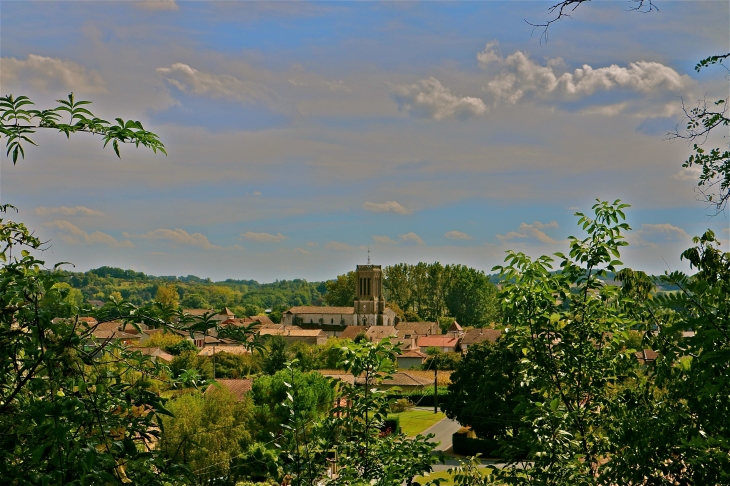 Vue sur le village. - La Sauvetat-du-Dropt