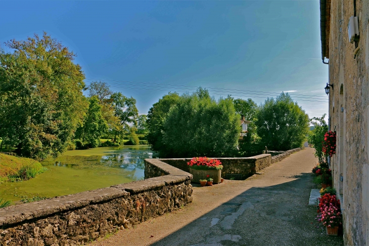 Le pont médiéval - La Sauvetat-du-Dropt