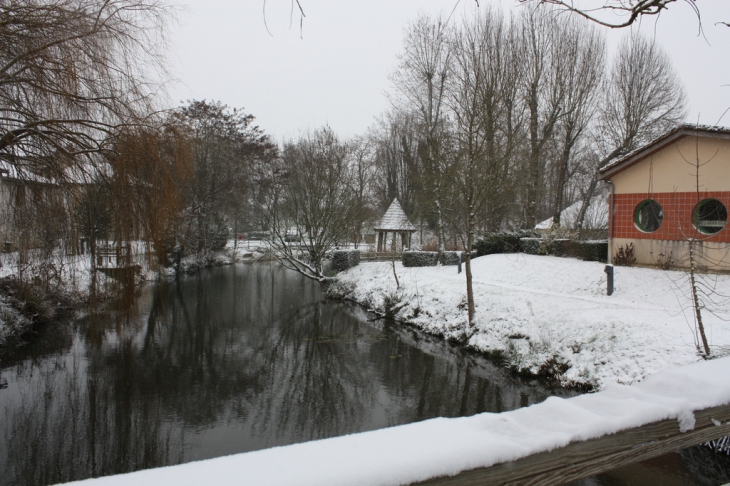 Le temple  sous la neige - Le Temple-sur-Lot