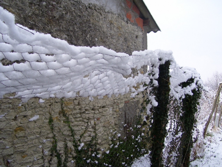 Sur le chemin de ronde enneigé - Lévignac-de-Guyenne