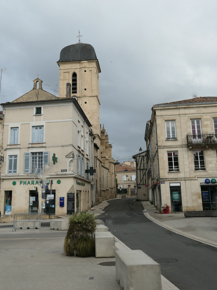 Vers l'église Notre Dame - Marmande