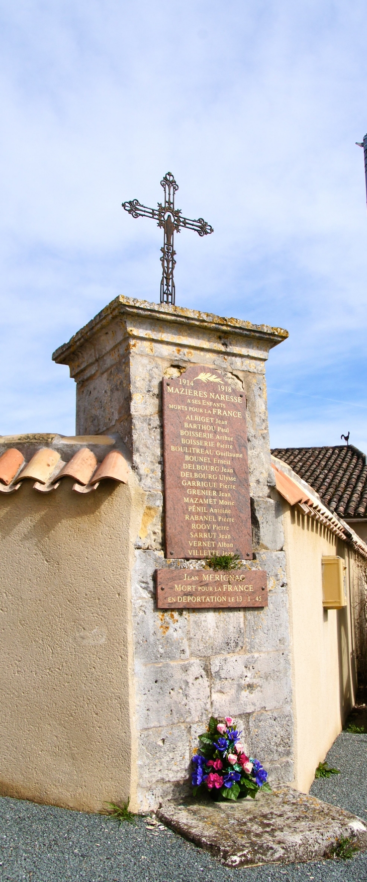 Plaque commémorative. - Mazières-Naresse