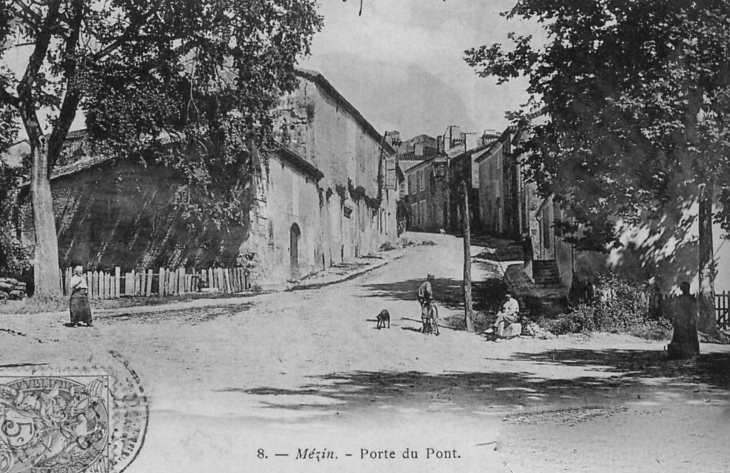 Porte du Pont, début XXème (carte postale ancienne). - Mézin