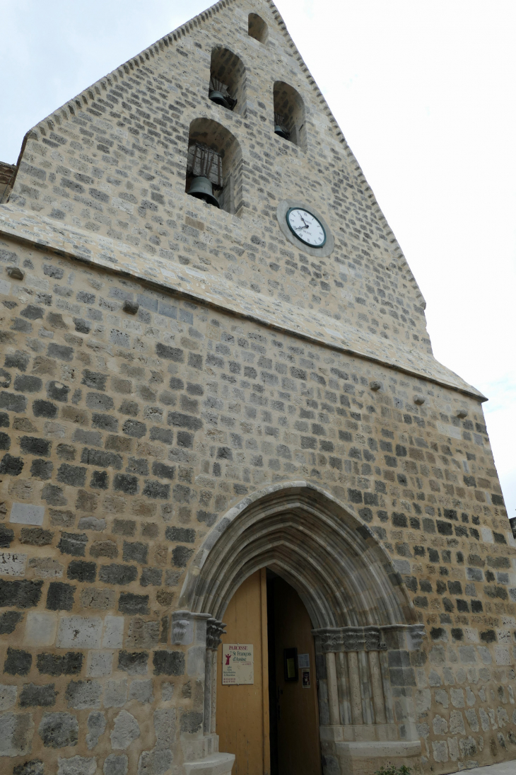 L'entrée de l'église - Moncrabeau