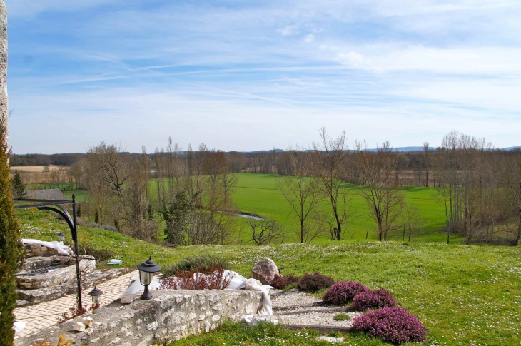 Vue de l'église Saint-Martin de Calviac. - Monflanquin