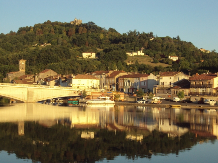 Reflet dans le loten fin de soireé - Penne-d'Agenais