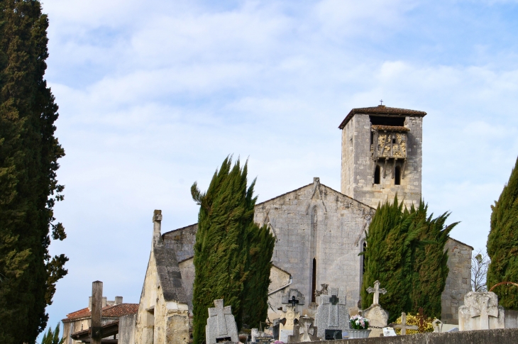 Le chevet de l'église Saint-Antoine. - Poudenas