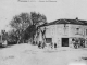 Photo suivante de Prayssas Avenue de Villeneuve, début XXe siècle (carte postale ancienne).