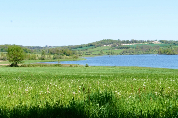 Aux alentours de Monseyrou. - Rayet