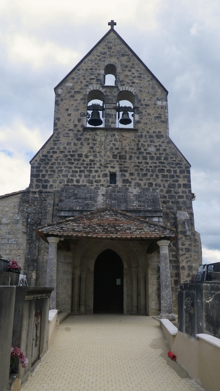 Le clocher-ur de l'église à trois baies campanaires. - Saint-Astier