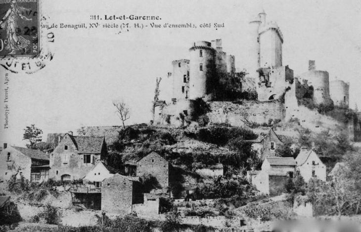 Château de Bonaguil, XVe siècle. vue-d-ensemble-cote-sud-debut-xxe-siecle-carte-postale-ancienne - Saint-Front-sur-Lémance