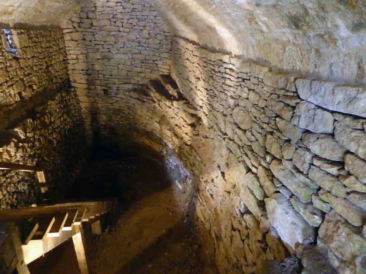 Château de Bonaguil : le dépotoir - Saint-Front-sur-Lémance