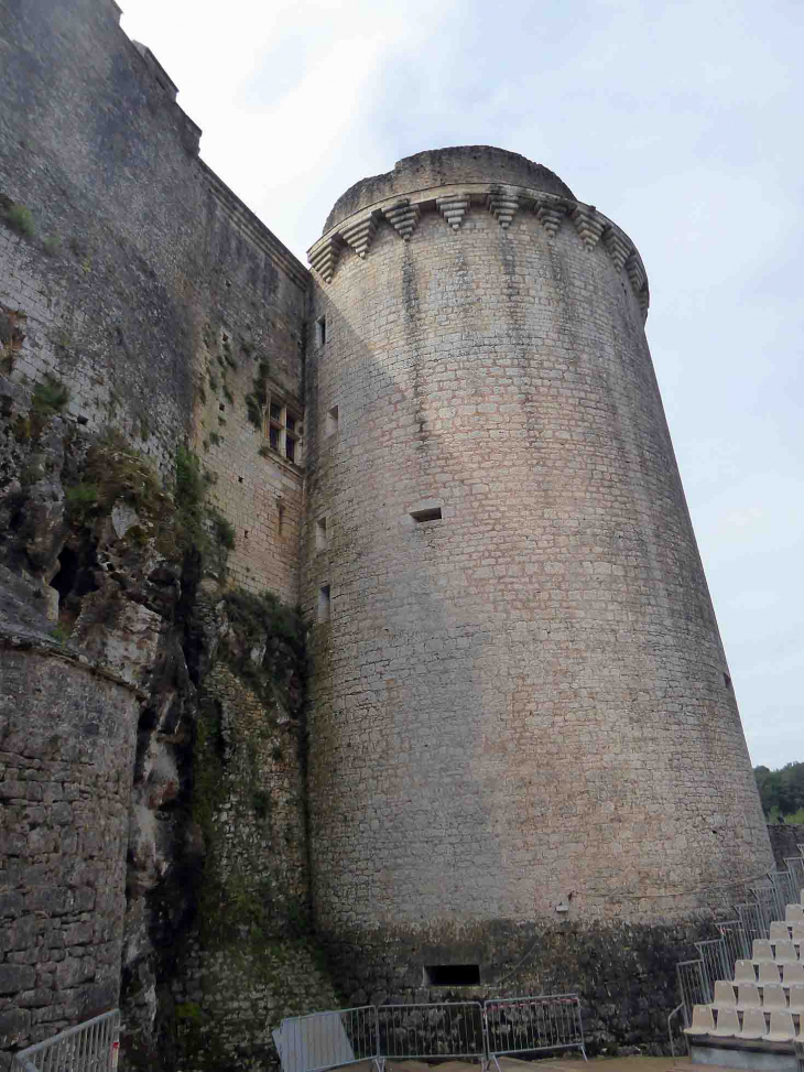 Château de Bonaguil : la tour ronde - Saint-Front-sur-Lémance