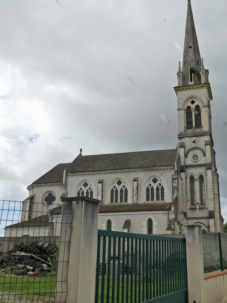 L'église - Saint-Pardoux-du-Breuil