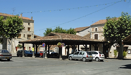 Place du marché - Sainte-Livrade-sur-Lot