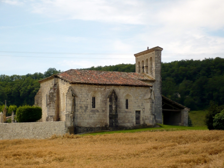 C'est une vieille romane l'Eglise Saint-André de Carabaisse - 12e,15e,16e siècle. La façade accidentale et le chevet sont des reconstructions d'après la guerre de 100 ans. - Tournon-d'Agenais