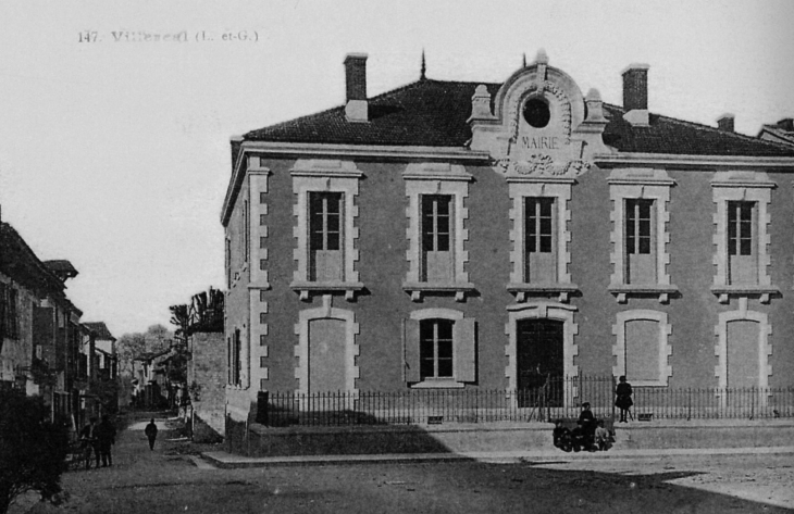 La Mairie, vers 1905 (carte postale ancienne). - Villeréal