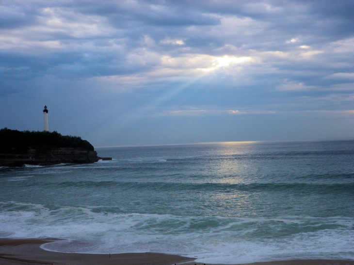 Vue sur le phare (à 19h) - Anglet