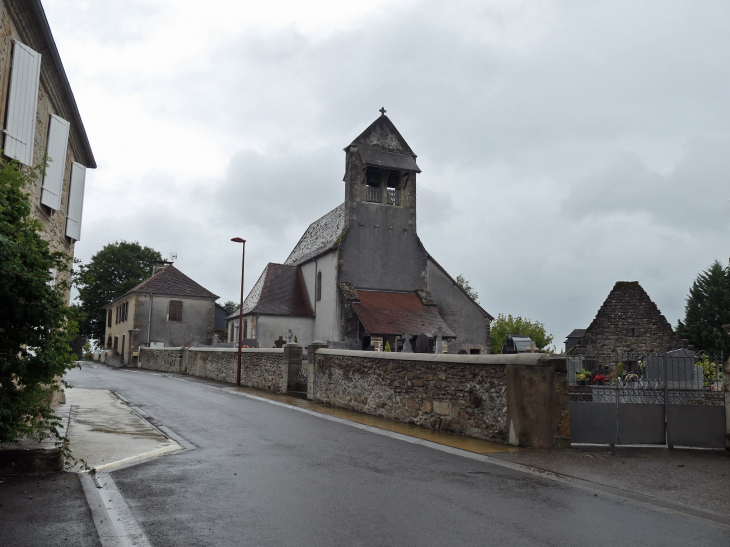 Vers l'église - Araujuzon