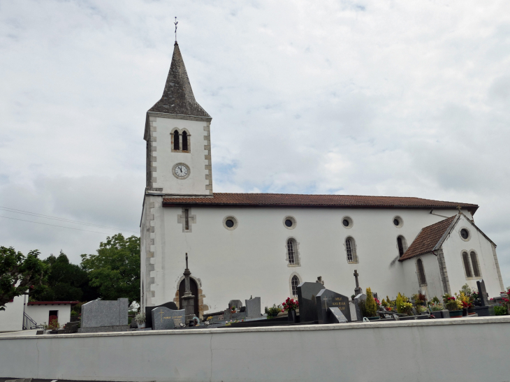 L'église Saint Pierre à Arraute - Arraute-Charritte