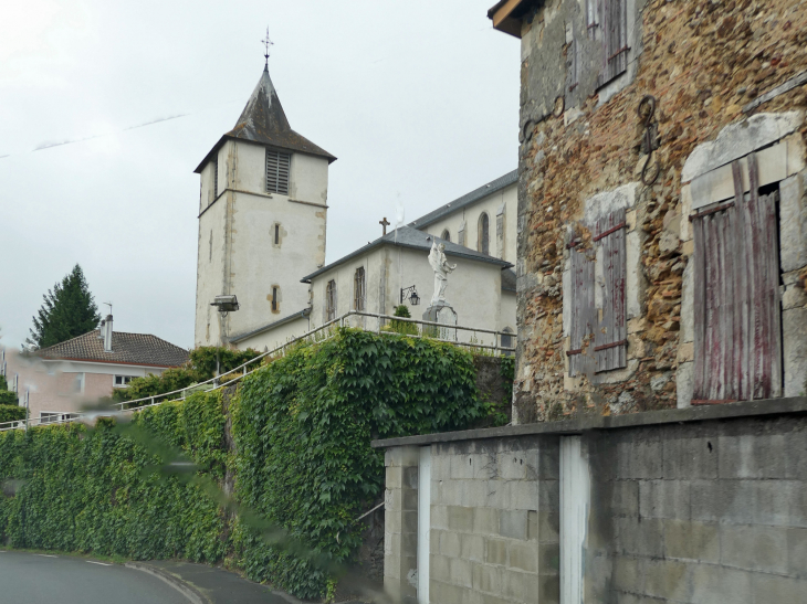 Vers l'église - Arthez-de-Béarn