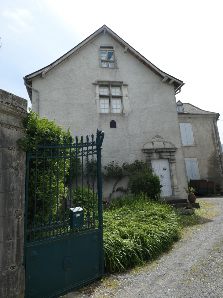 Maison dans le village - Arudy