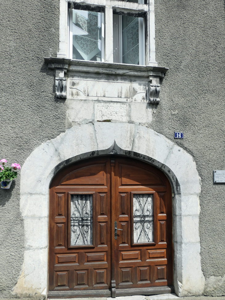 Porte de style béarnais - Arudy