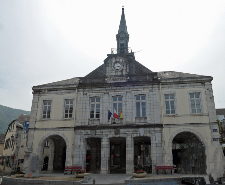 L'hôtel de ville - Arudy